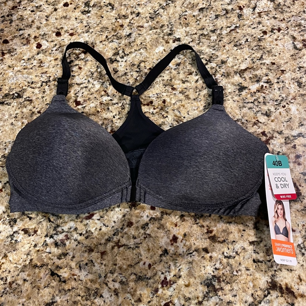 Warner’s front clasp bra